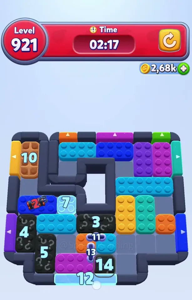 Уровень 921 Color Block Jam: Поле с ящиком 10 и сцепленной парой