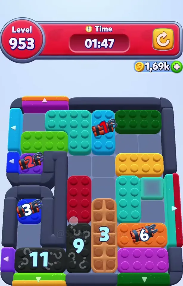 Уровень 953 Color Block Jam: Поле с петардами и лабиринтом